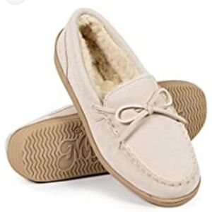 EUC My Slippers All Season Beach Beige Suede Moccasin Size 9